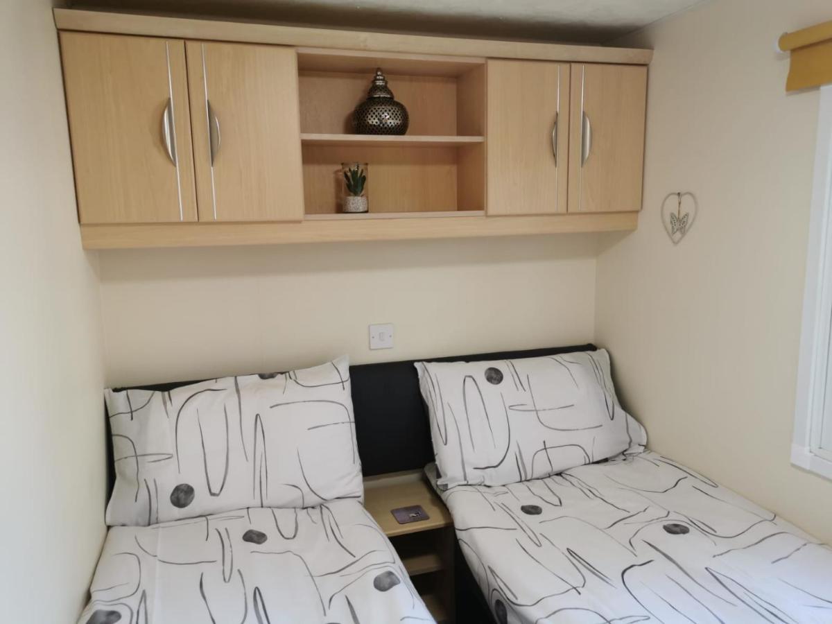 Lovely Static Holiday Caravan Near Whithorn Exterior photo
